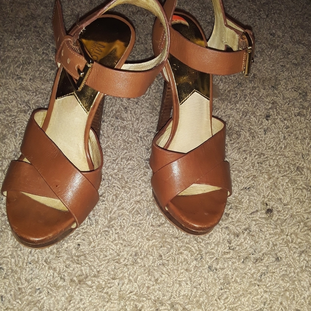 Michael Knots all leather high heels